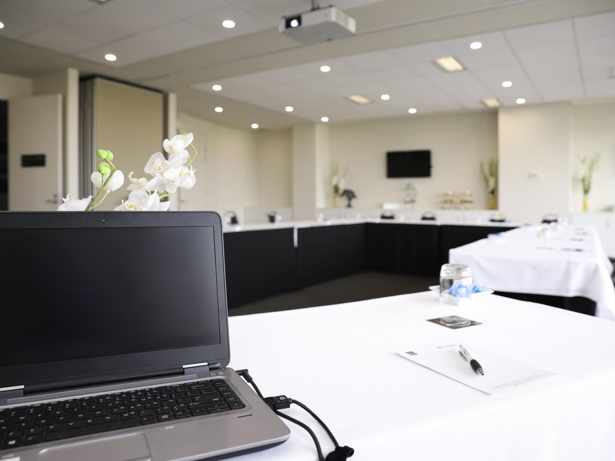 Mantra Melbourne Melton Hotel Luaran gambar